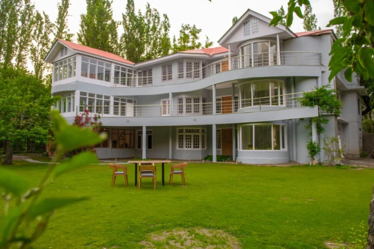 Hotel Reego Skardu exterior building